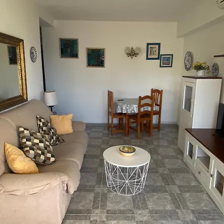 Διαμέρισμα Cozy With First Line Seaview In Perfect Location, Near The Marina Benalmádena