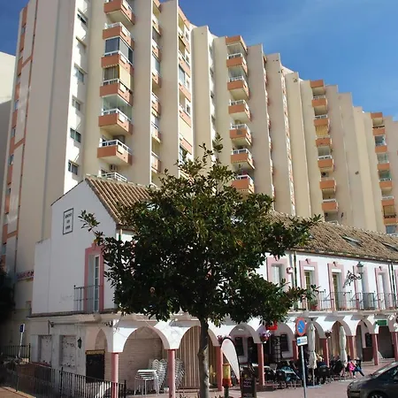 Διαμέρισμα Cozy With First Line Seaview In Perfect Location, Near The Marina Benalmádena