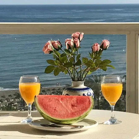 Cozy With First Line Seaview In Perfect Location, Near The Marina Διαμέρισμα Benalmádena